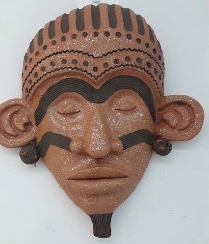 Masque ethnique homme- Terra cota micacée et engobe noir.